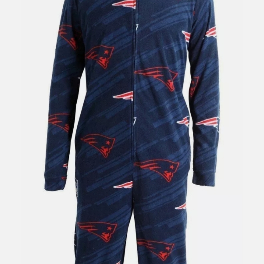 Patriots 🏉 football onesie, official team apparel!